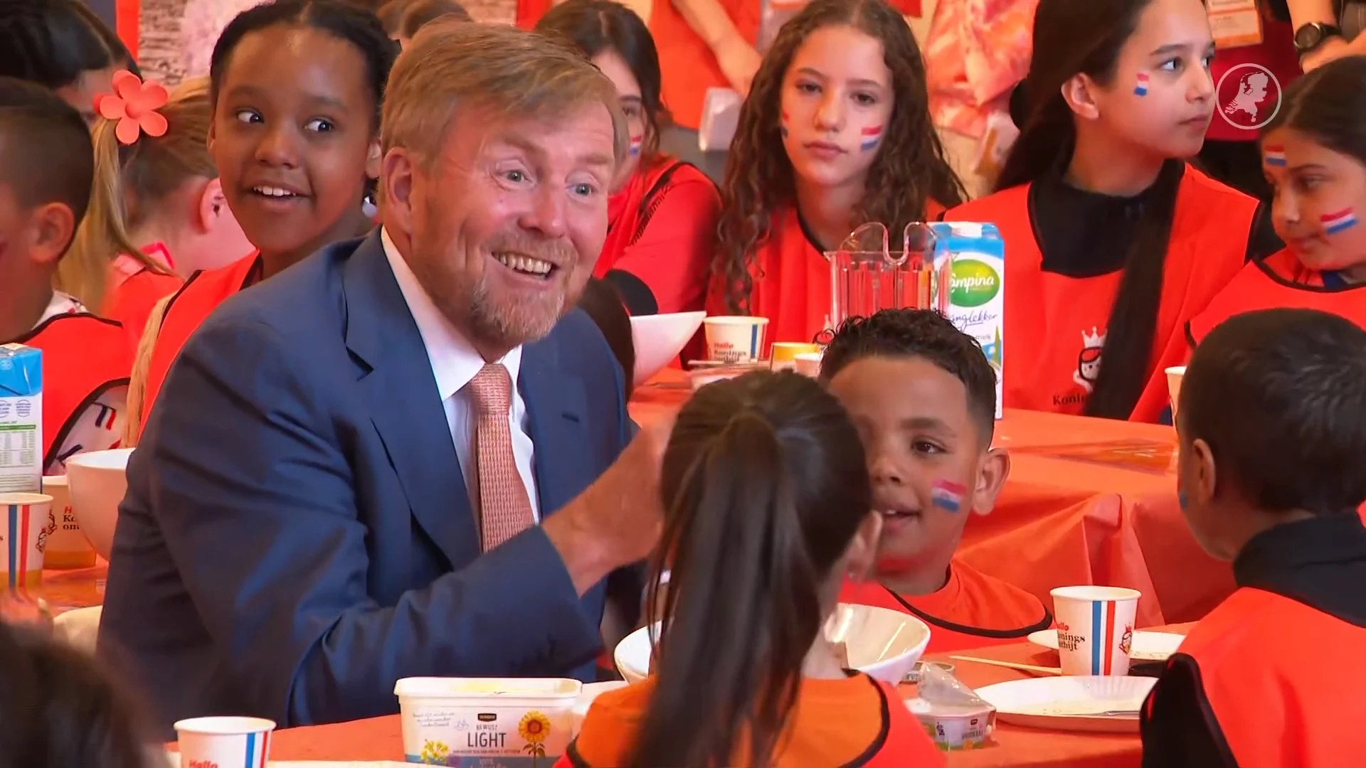 Koning 'speelt mee' bij Koningsspelen in Roosendaal