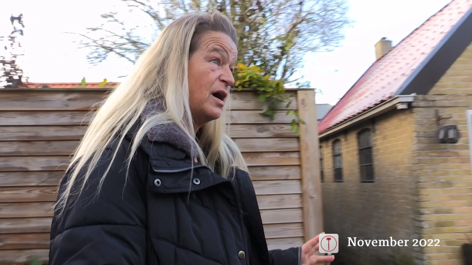 Henny en Pieter beschuldigen hun buurvrouw Anja van landjepik