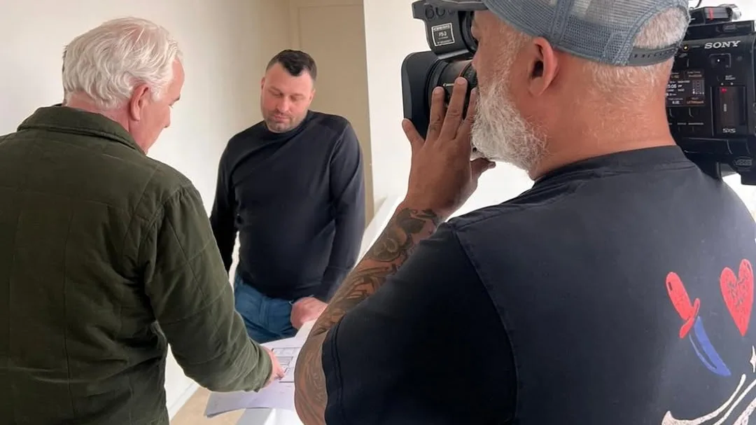 Kopen Zonder Kijken-gezicht zwaargewond na motorongeluk