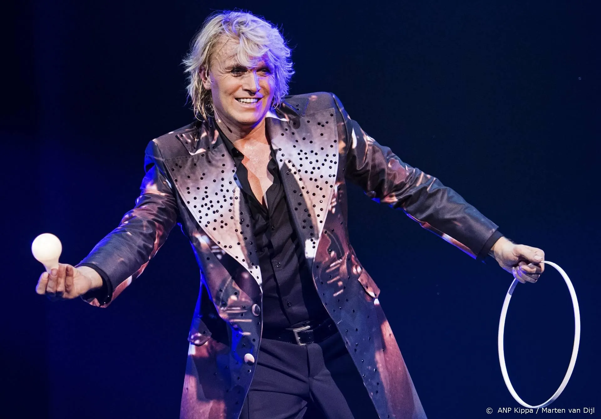 IJssculpturen uit IJsmeesters maken indruk op Hans Klok