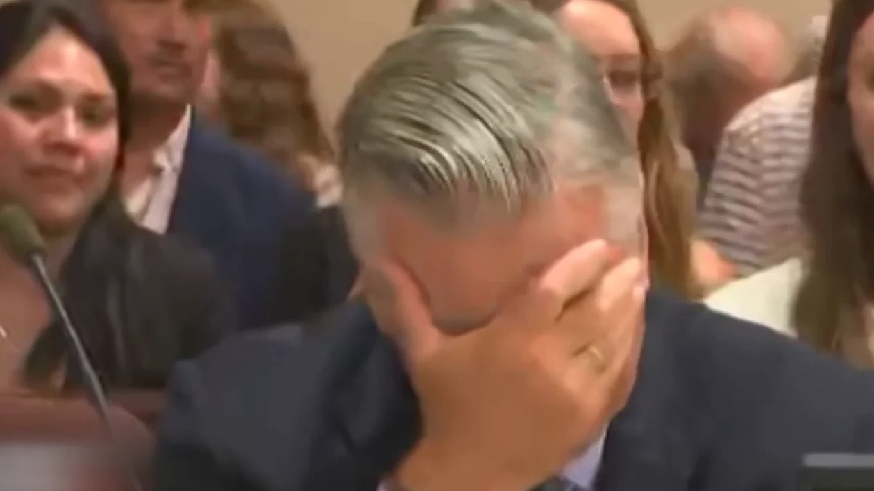 Alec Baldwin in tranen na seponeren zaak schietincident