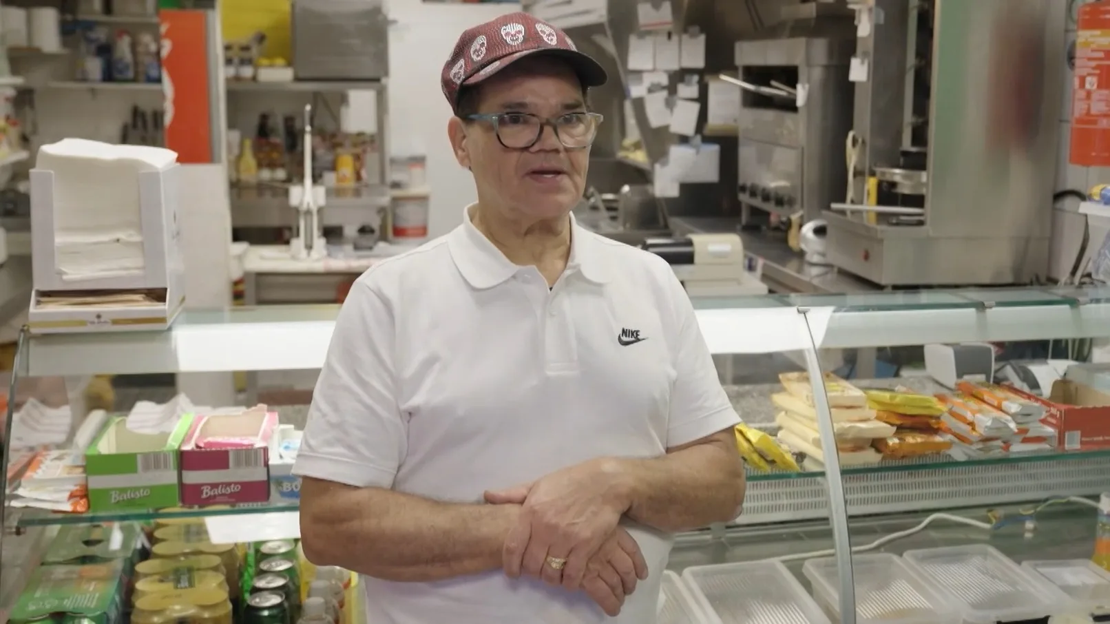 Snackbareigenaar Mustafa deelt hartverscheurend verhaal in De Hygiënepolitie