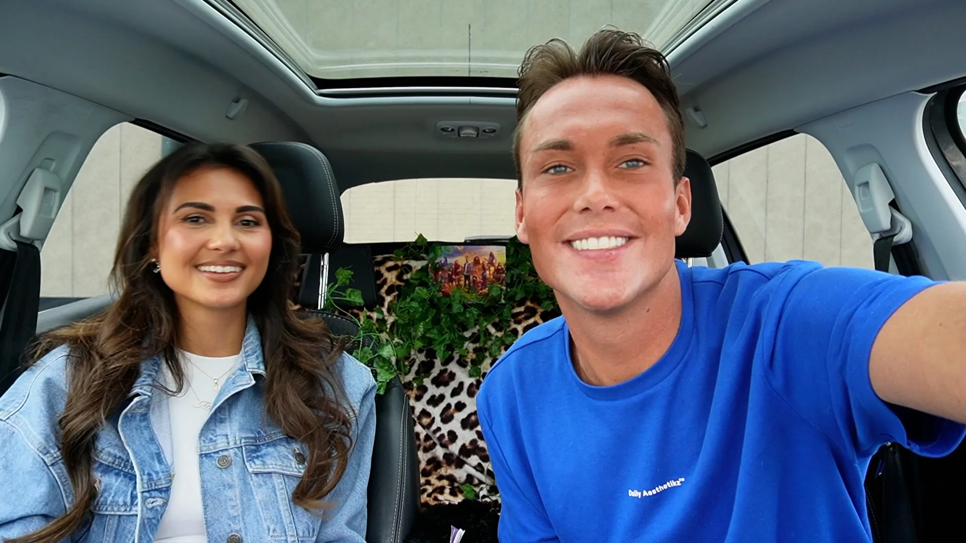 Joan - Echte Meisjes in de Jungle