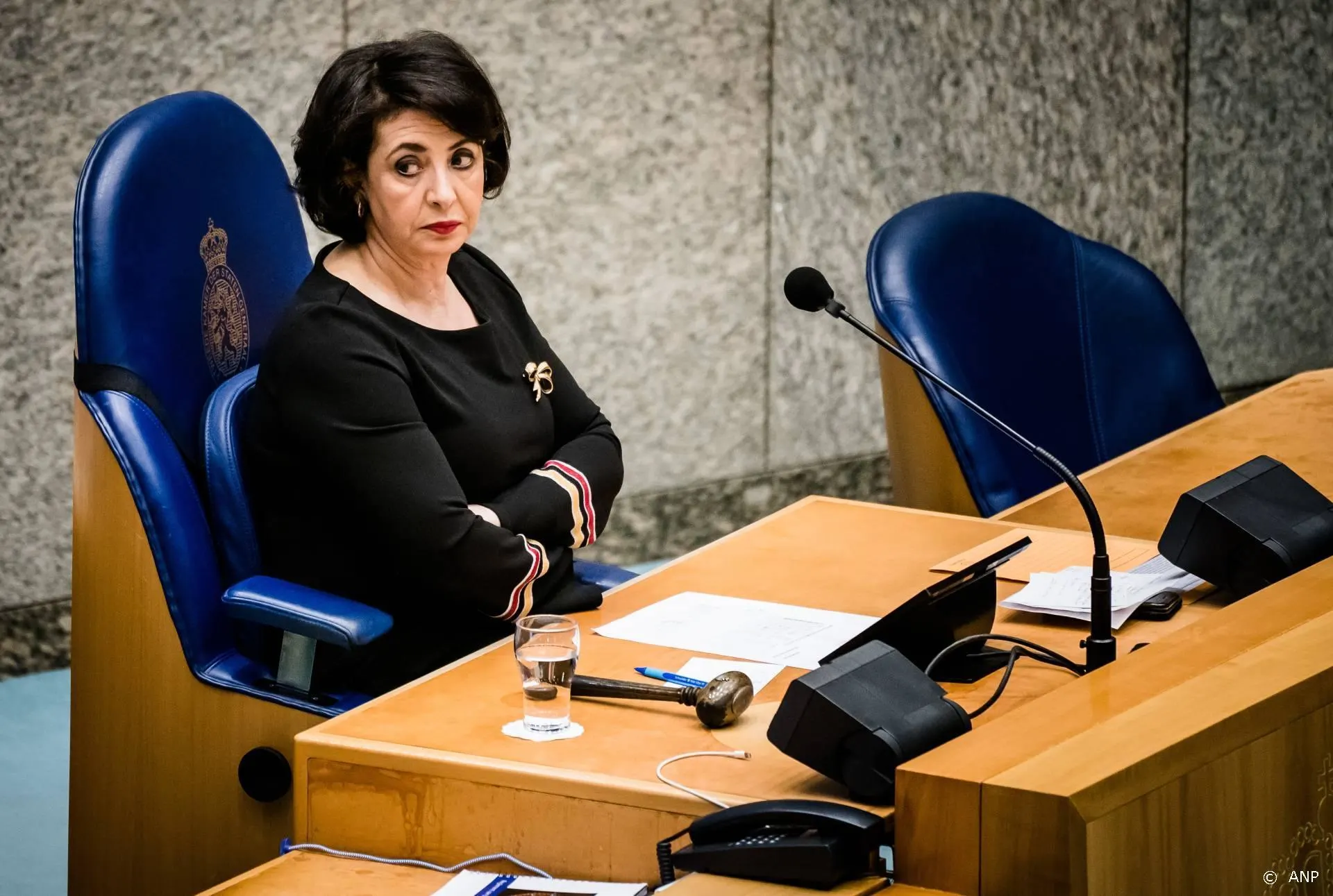 Videovergaderen niets voor Kamervoorzitter Arib