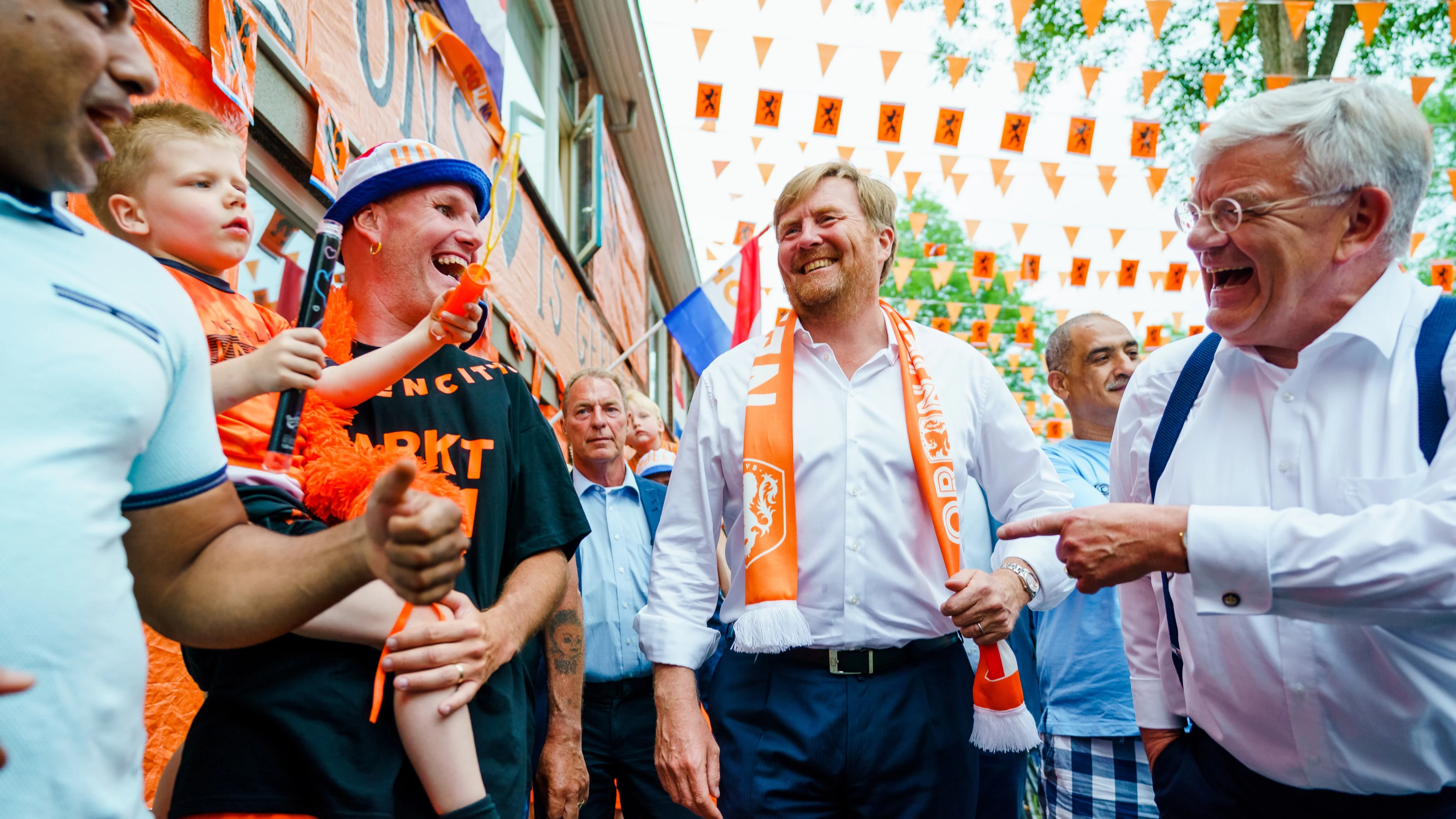 'Afstand houden was niet mogelijk door drukte bij bezoek koning'