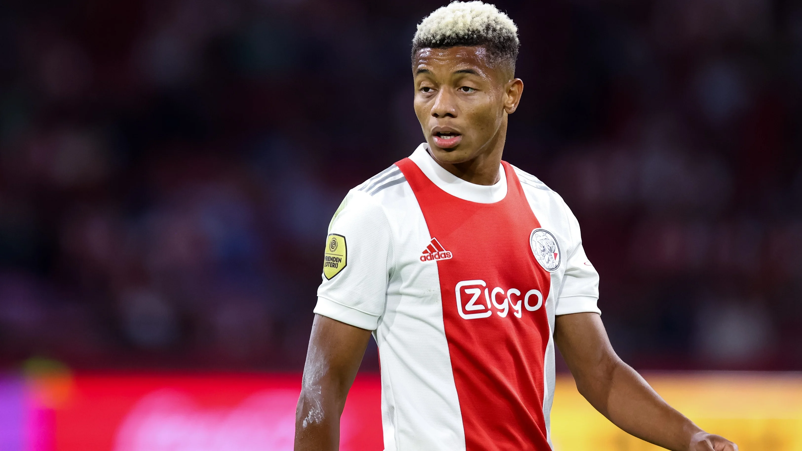 Voormalig Ajacied David Neres zit met gezin vast in Oekraïne