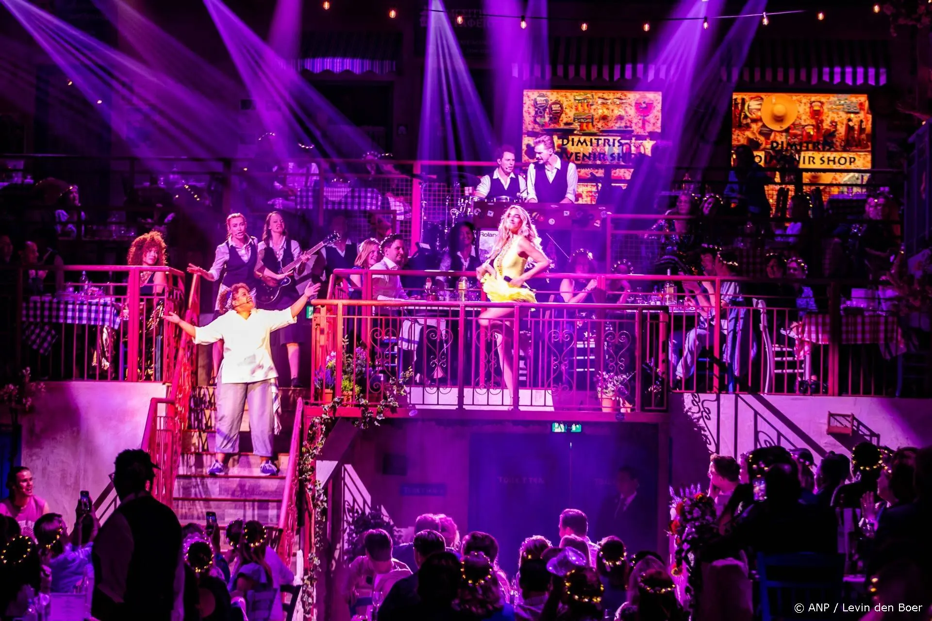 Dinnershow Mamma Mia! The Party stopt per direct