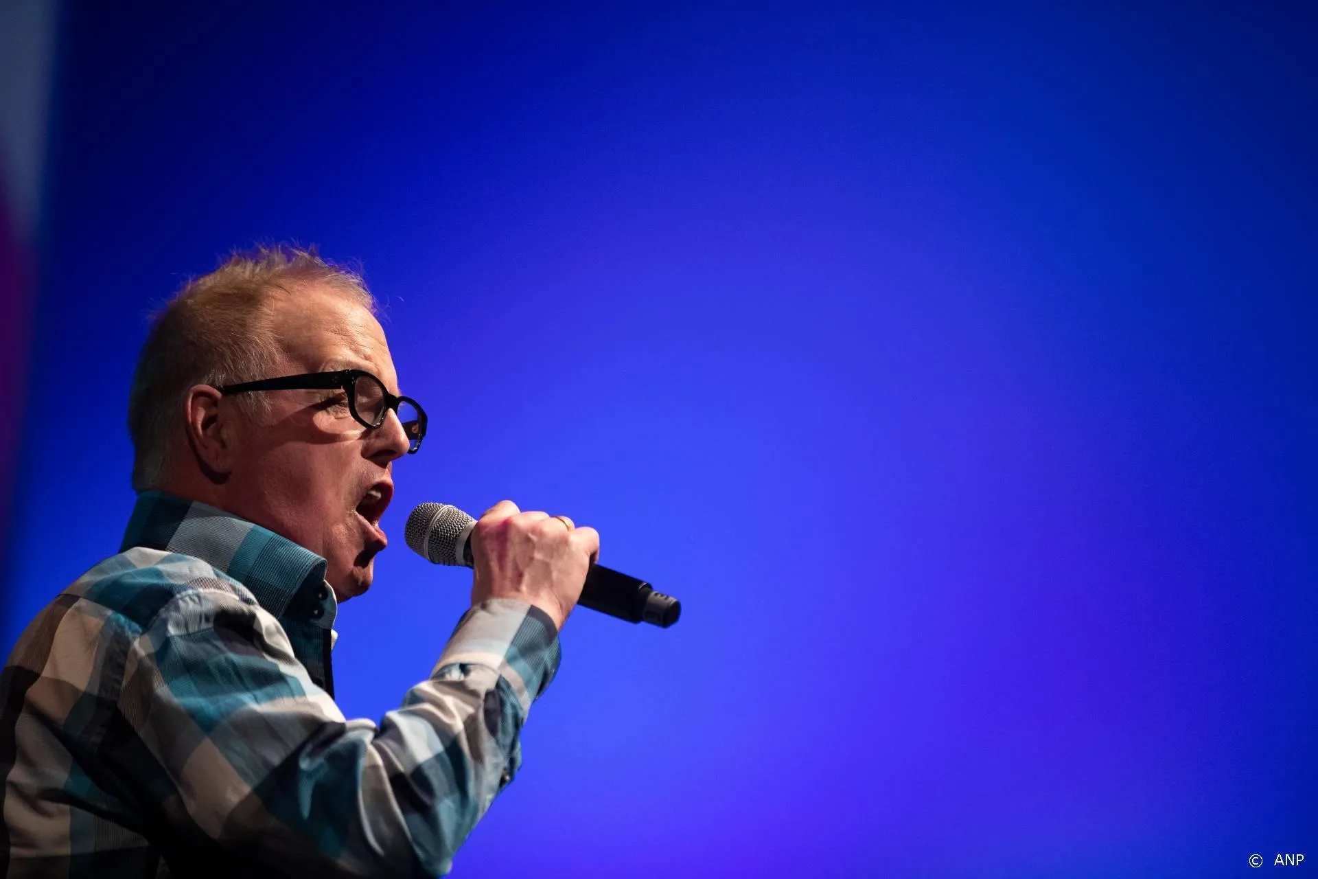 Raggende Manne-frontman Bob Fosko naar laatste rustplaats gebracht