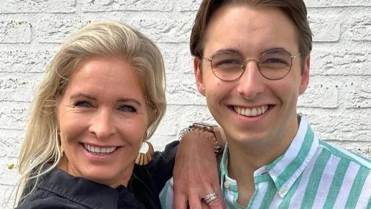 Opvallende rol voor Mariska Bauer tijdens optreden zoon