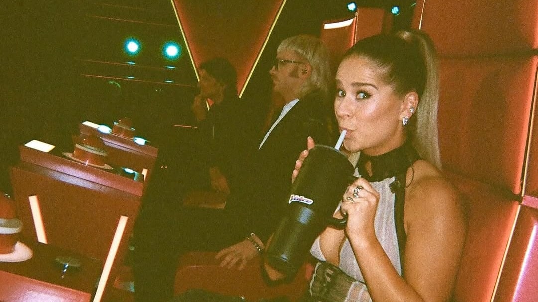 Vlaamse The Voice-presentatrice Laura Tesoro met spoed naar ziekenhuis