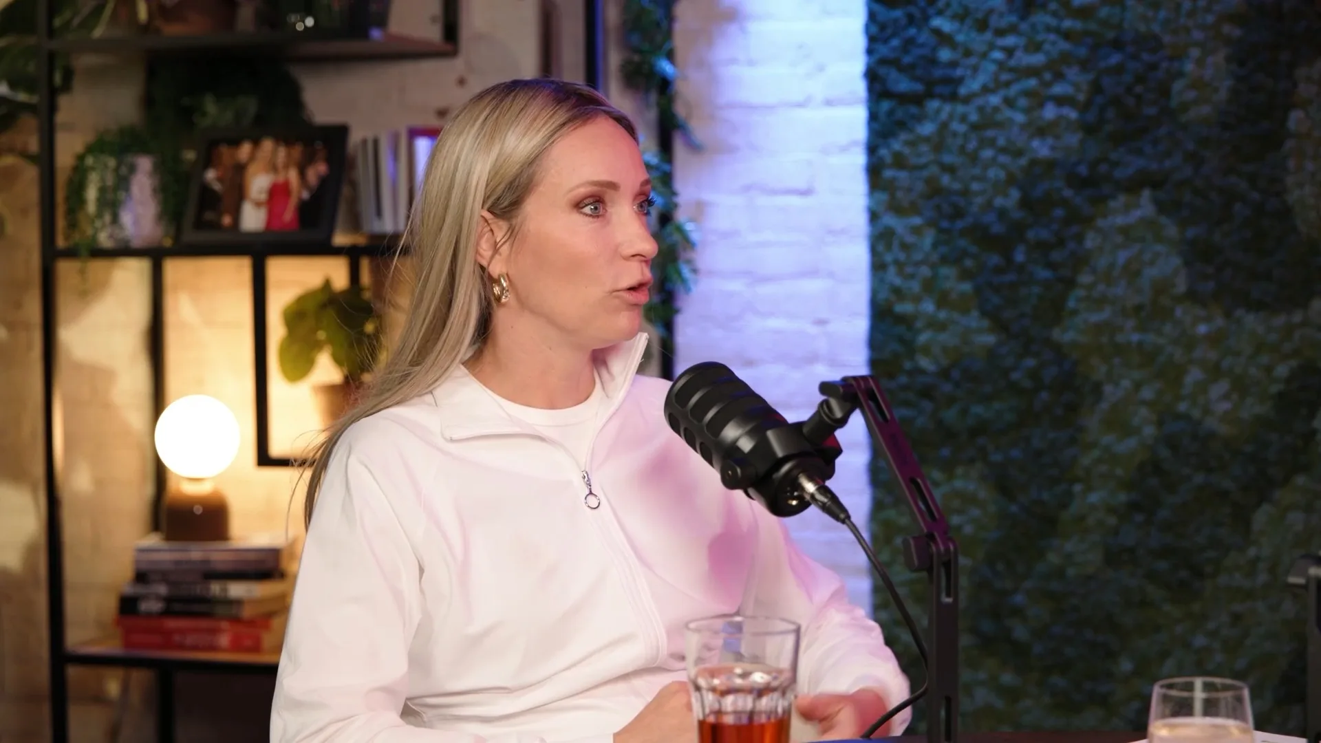 Noa Vahle confronteert Hélène Hendriks met gênant bericht: 'Toen je stoned was...'