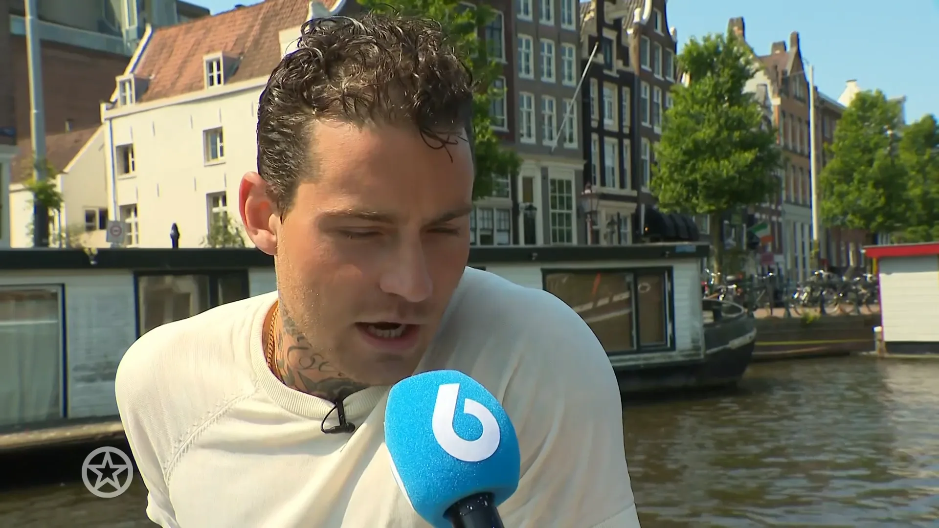 Douwe Bob is er klaar mee: 'Rapporteer'