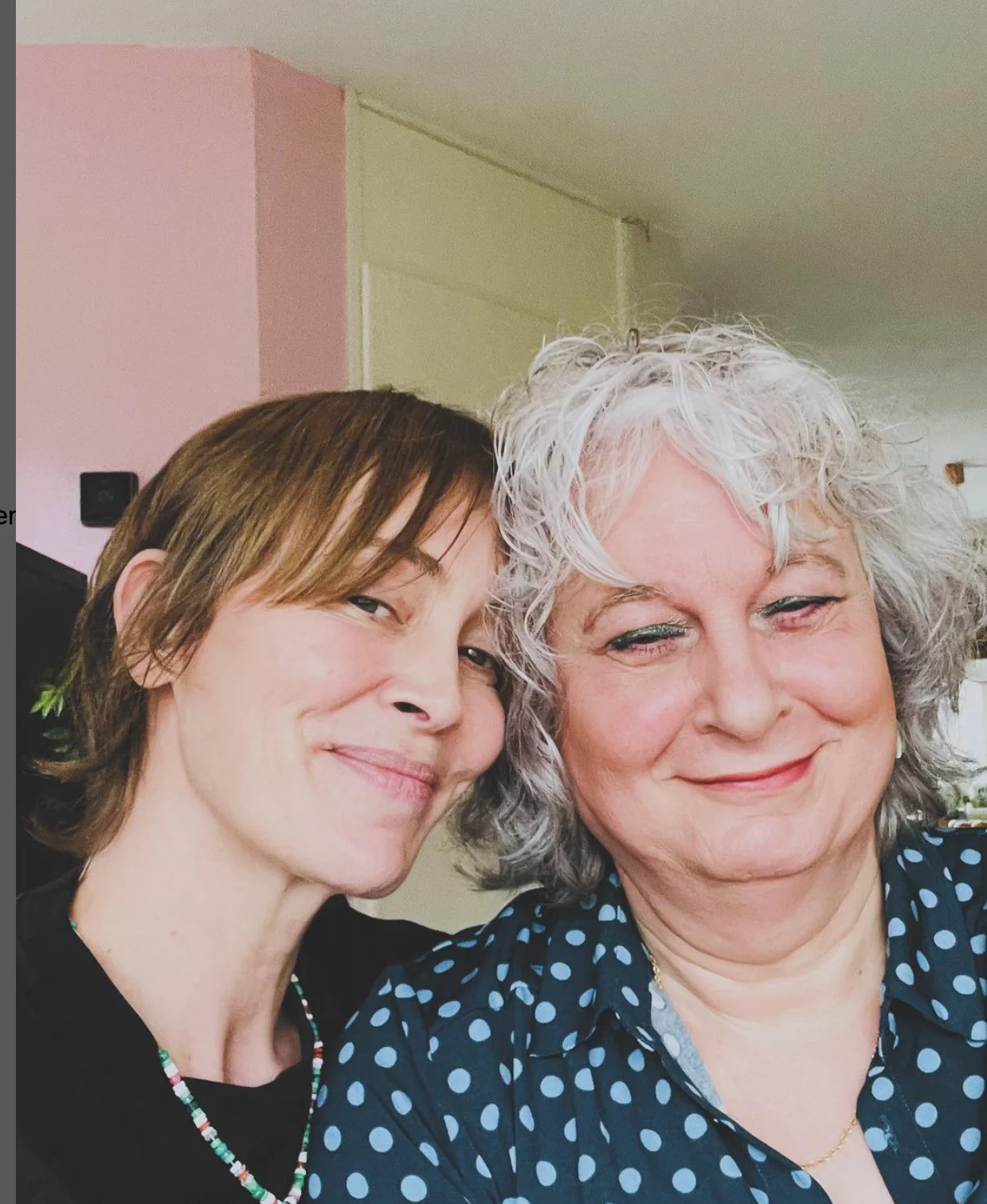 Anouk op bezoek bij transvrouw: 'Geen excuses'