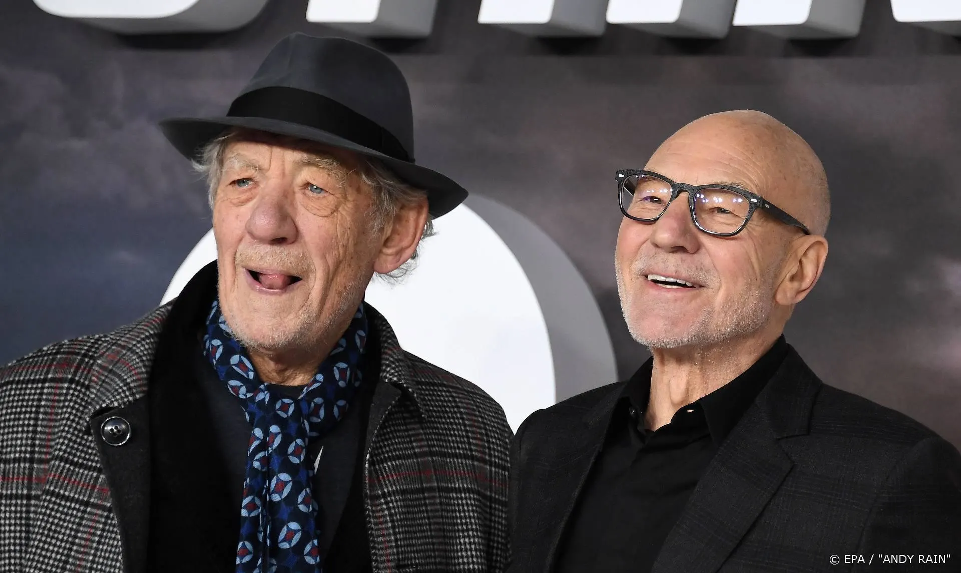 Ian McKellen verrast Patrick Stewart op 80e verjaardag
