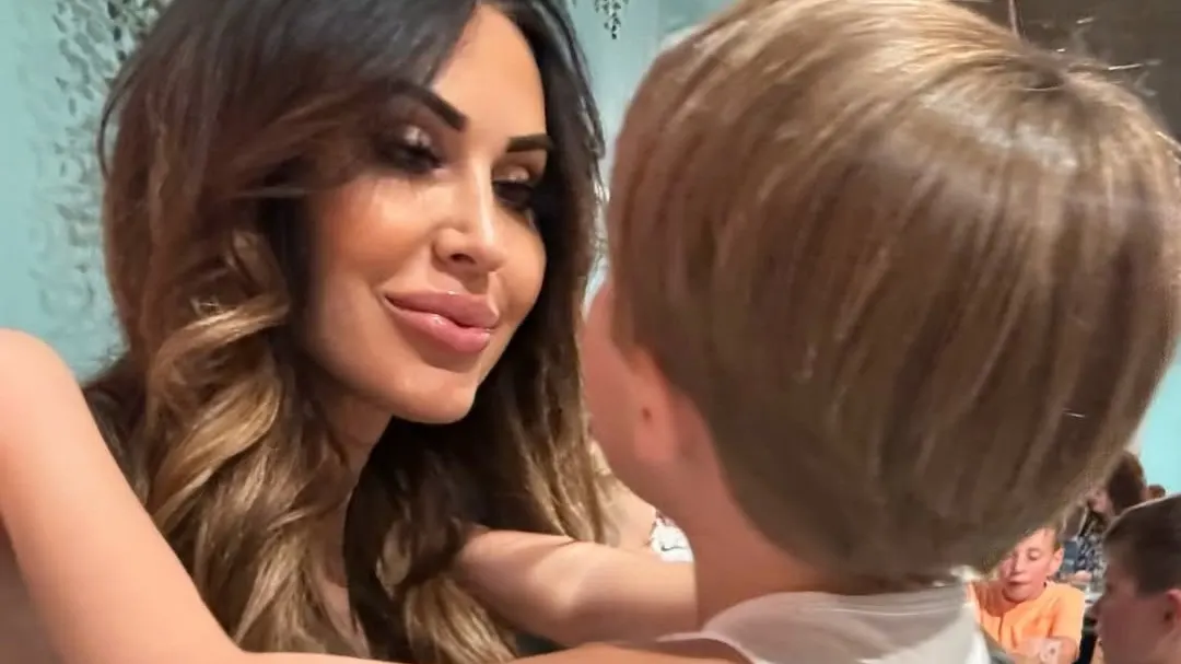 Tamara Elbaz bevestigt 'aanvaring' op terras: 'Zoontje zat erbij'