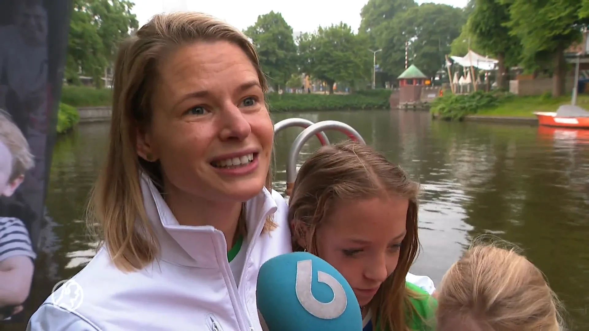 Maarten van der Weijden begint aan zijn elfstedentriatlon: 'Bijna onmenselijk' (Hart van Nederland)