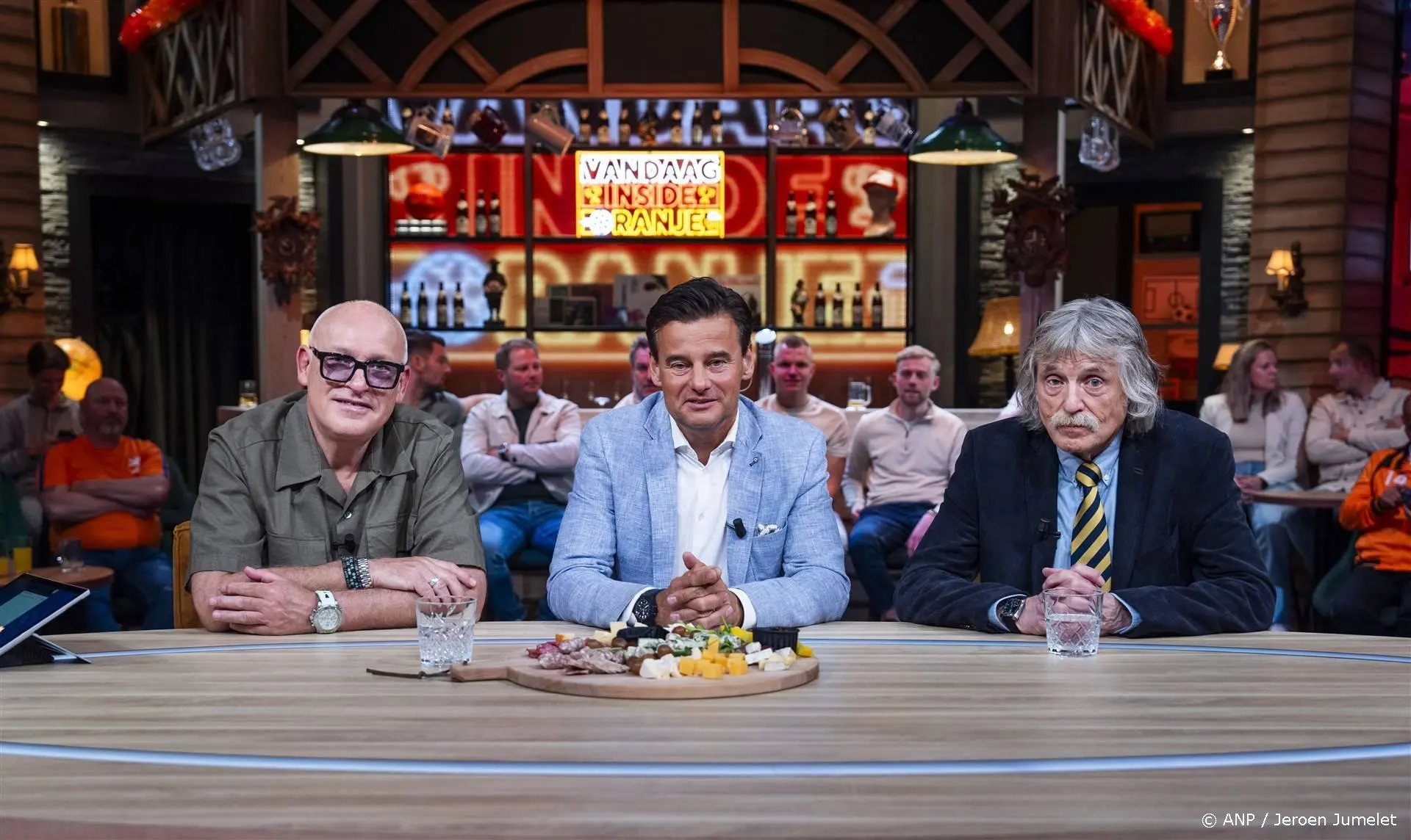 VI-mannen blij voor Merel Ek na winst