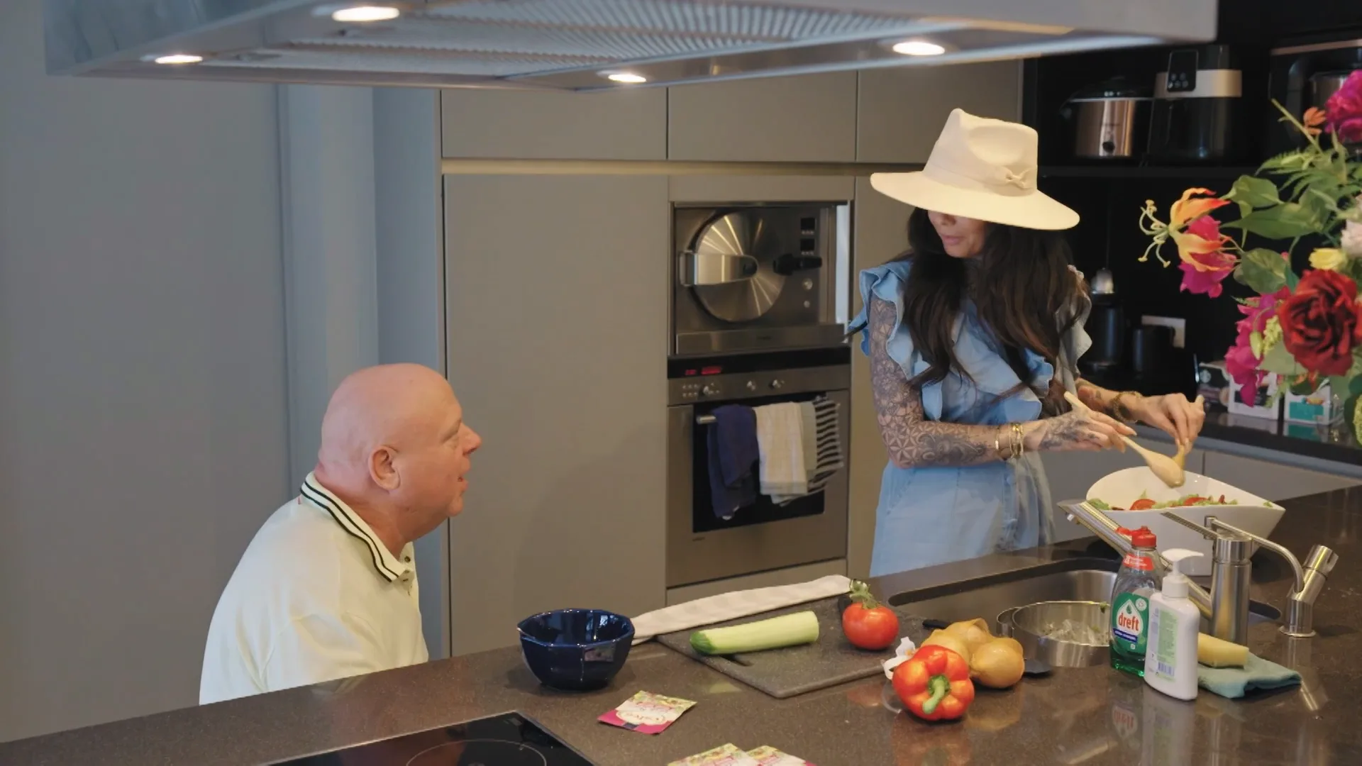 Peter vraagt zijn nieuwe liefde Wendy ten huwelijk