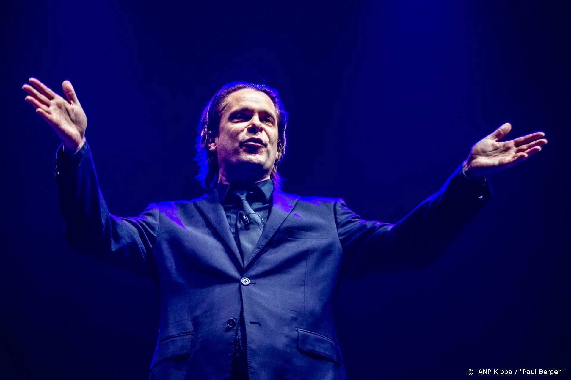 Stormloop op kaarten Teeuwen, extra shows bijgeboekt