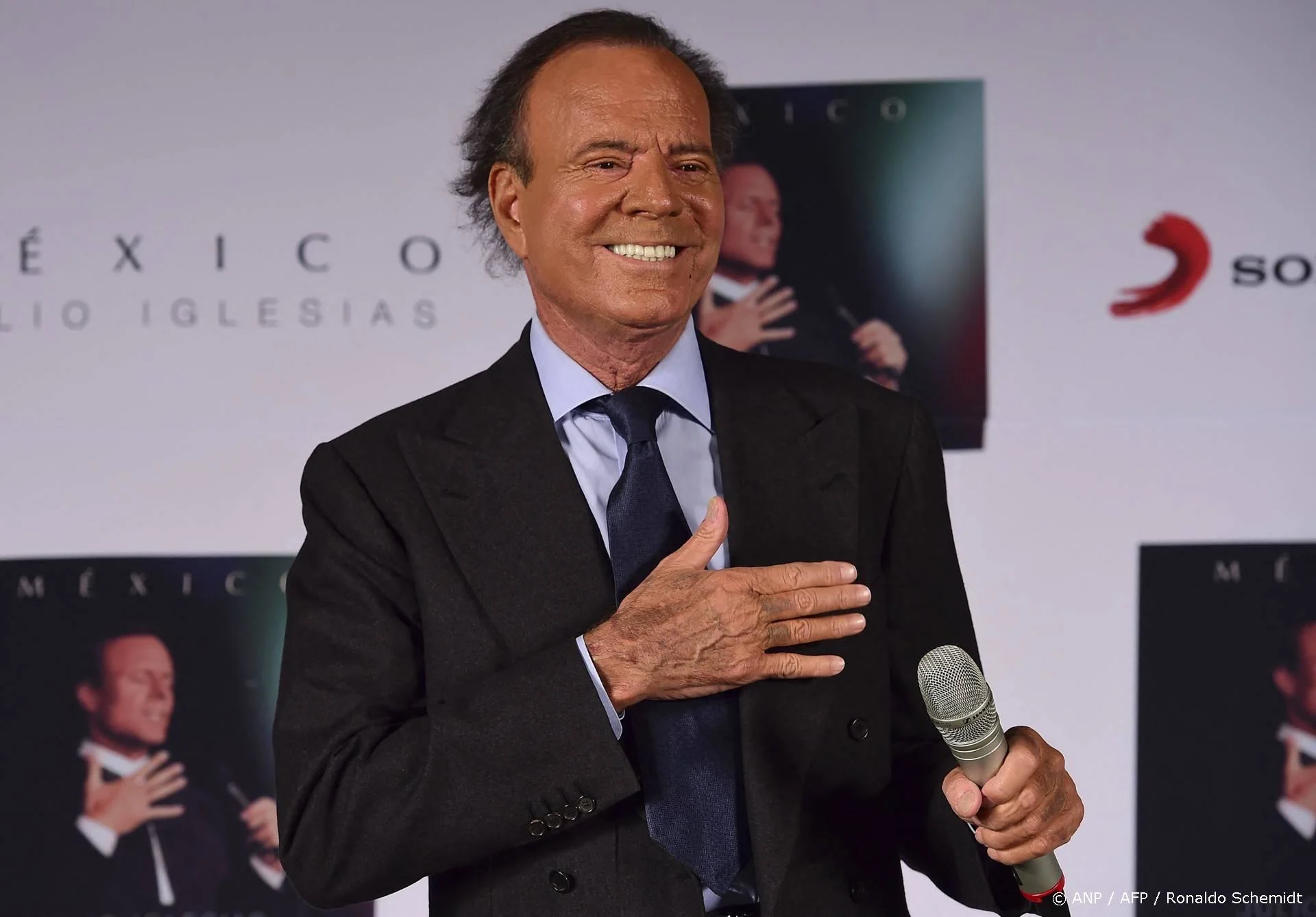 Om deze reden seponeert Spaanse aanklager misbruikzaak Julio Iglesias