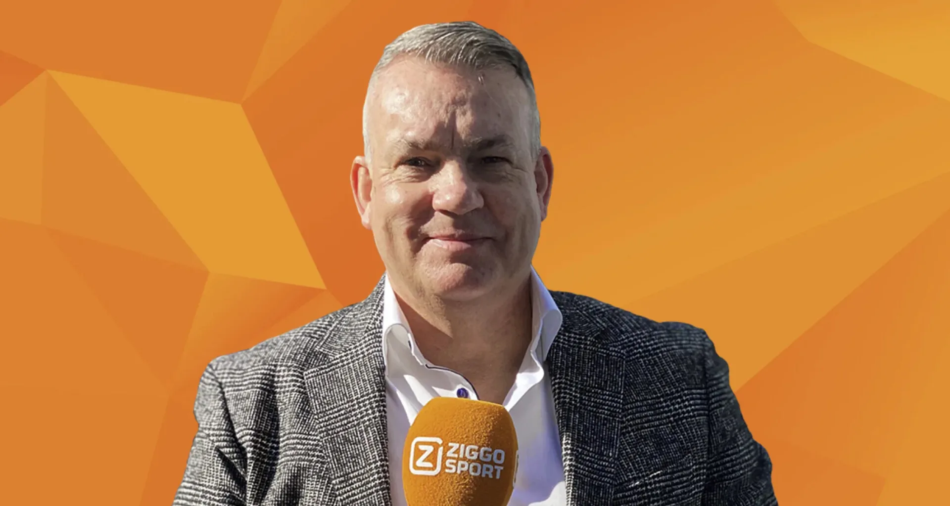 Sierd de Vos onder vuur tijdens wedstrijd Ajax