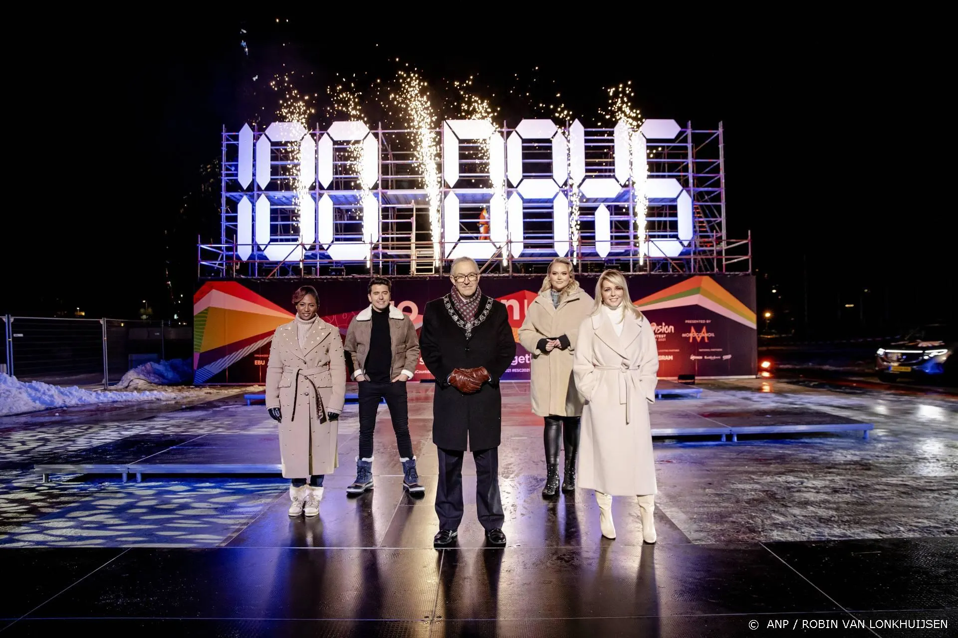 Burgemeester Aboutaleb danst mee met Eurovisie Songfestival