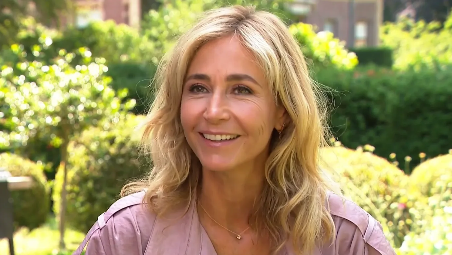 Wendy van Dijk emotioneel: 'Slik'