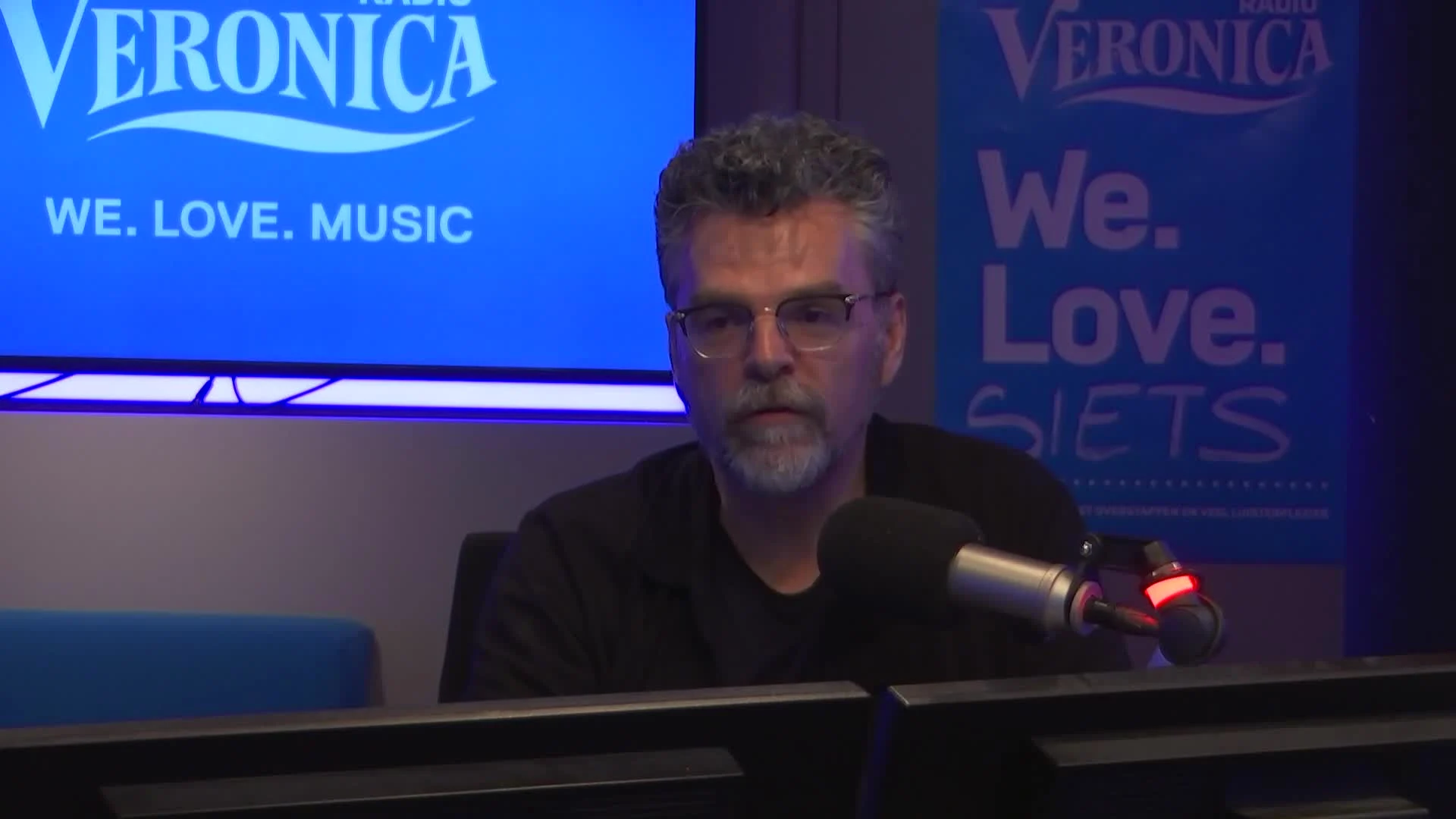 William Rutten opent tentoonstelling met foto's van muziekiconen