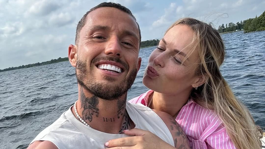 Babynieuws! Djarno Hofland deelt eerste foto's met pasgeboren Lowen