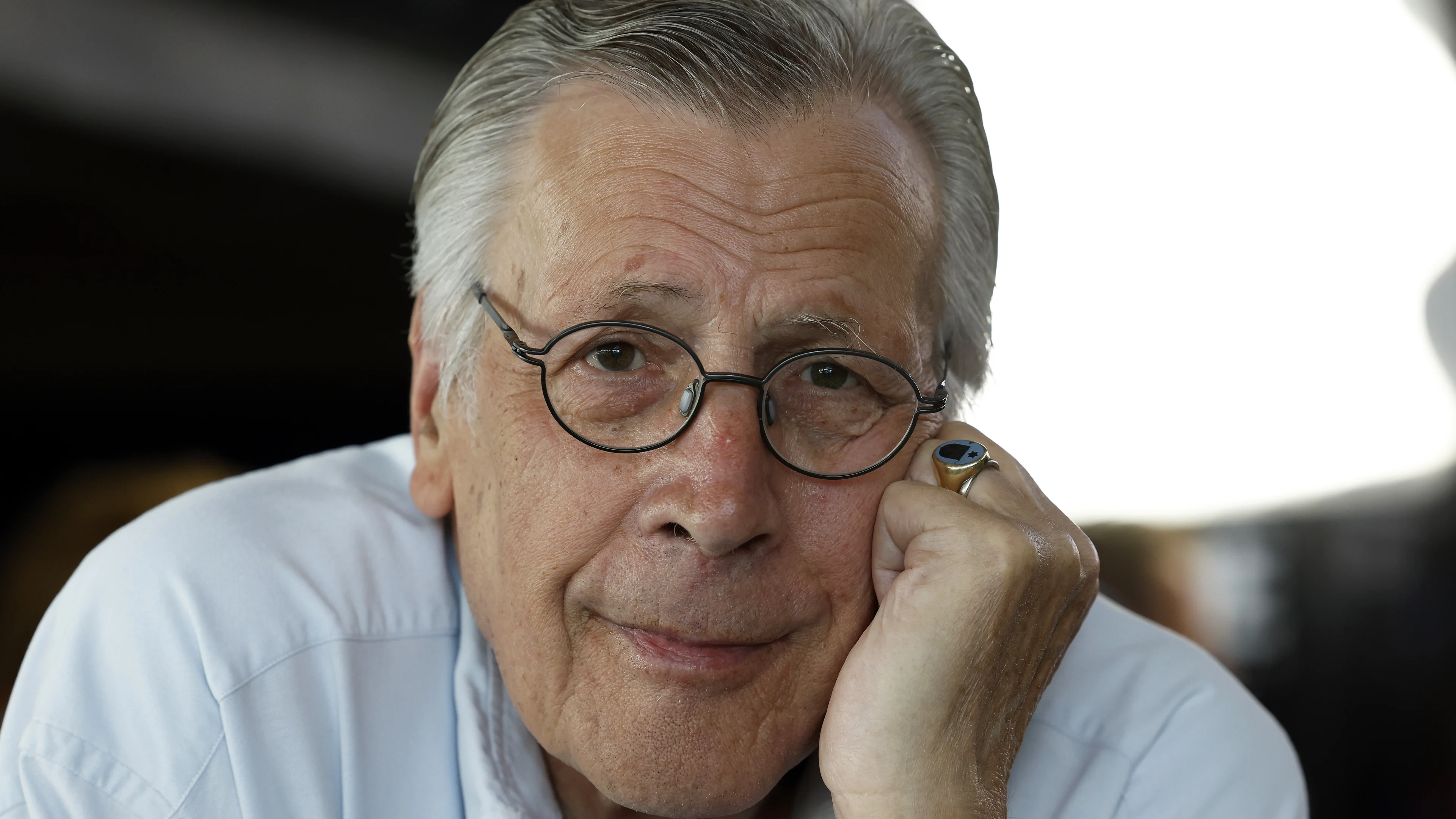 Candlelight-presentator Jan van Veen (79) overleden