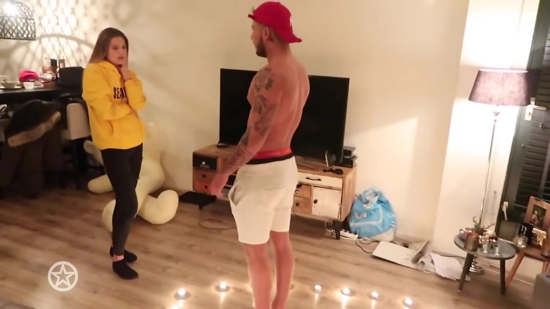 Famke Louise krijgt klap van Tim