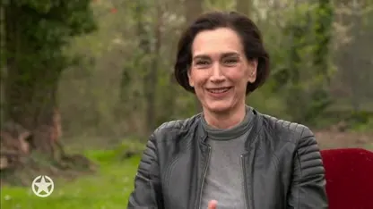 Monic Hendrickx zet schaar in lokken voor film