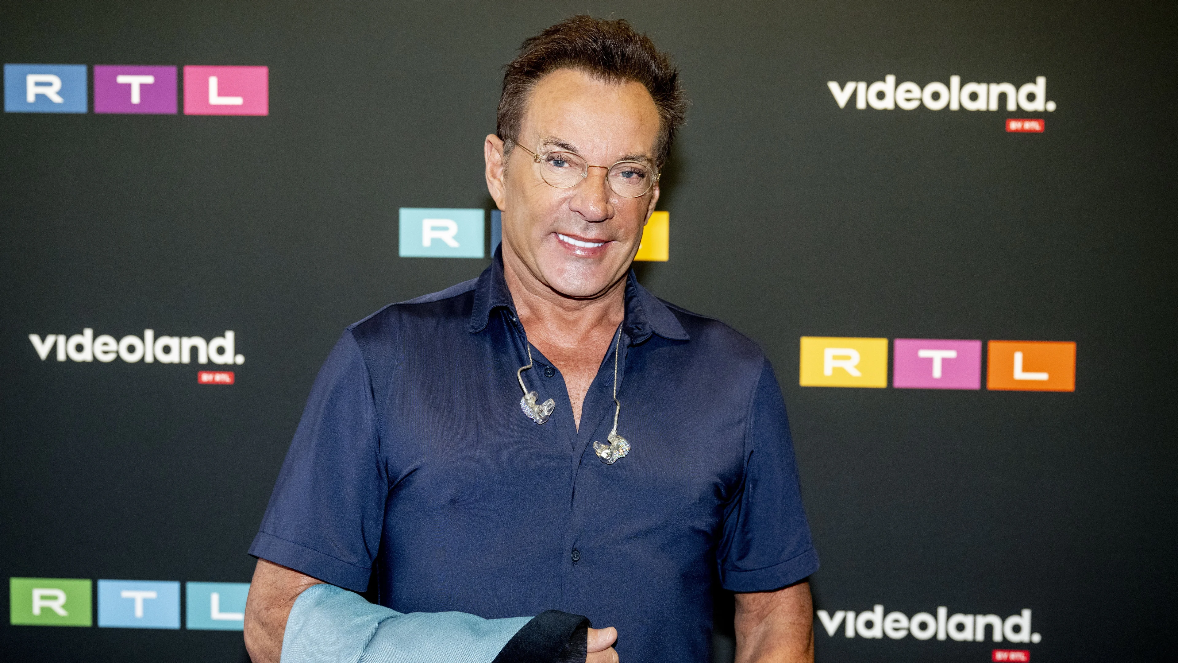 Gerard Joling niet tevreden over RTL: 'Ze doen geen reet'