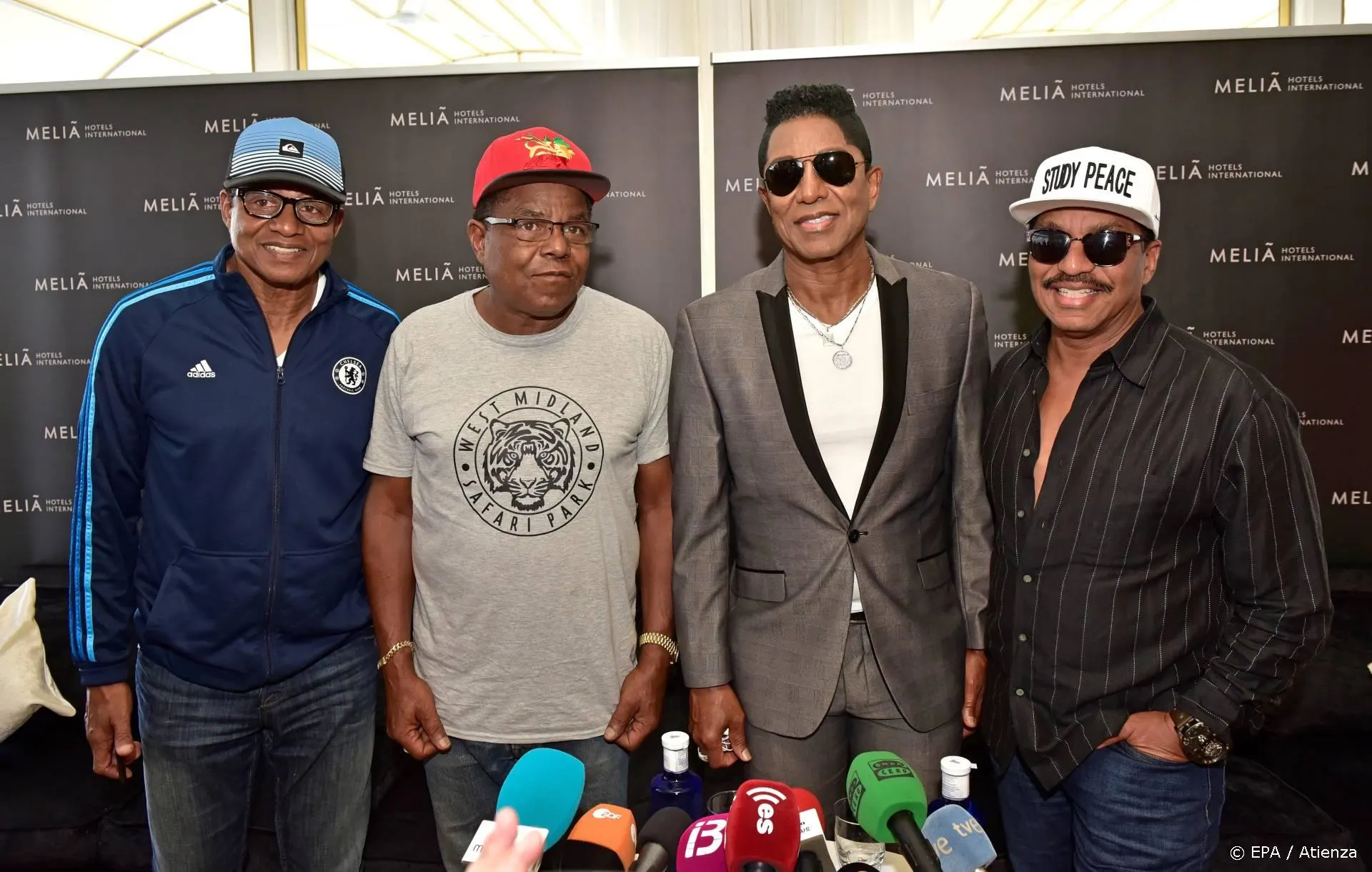 Jacksons rouwen nog steeds om dood Michael