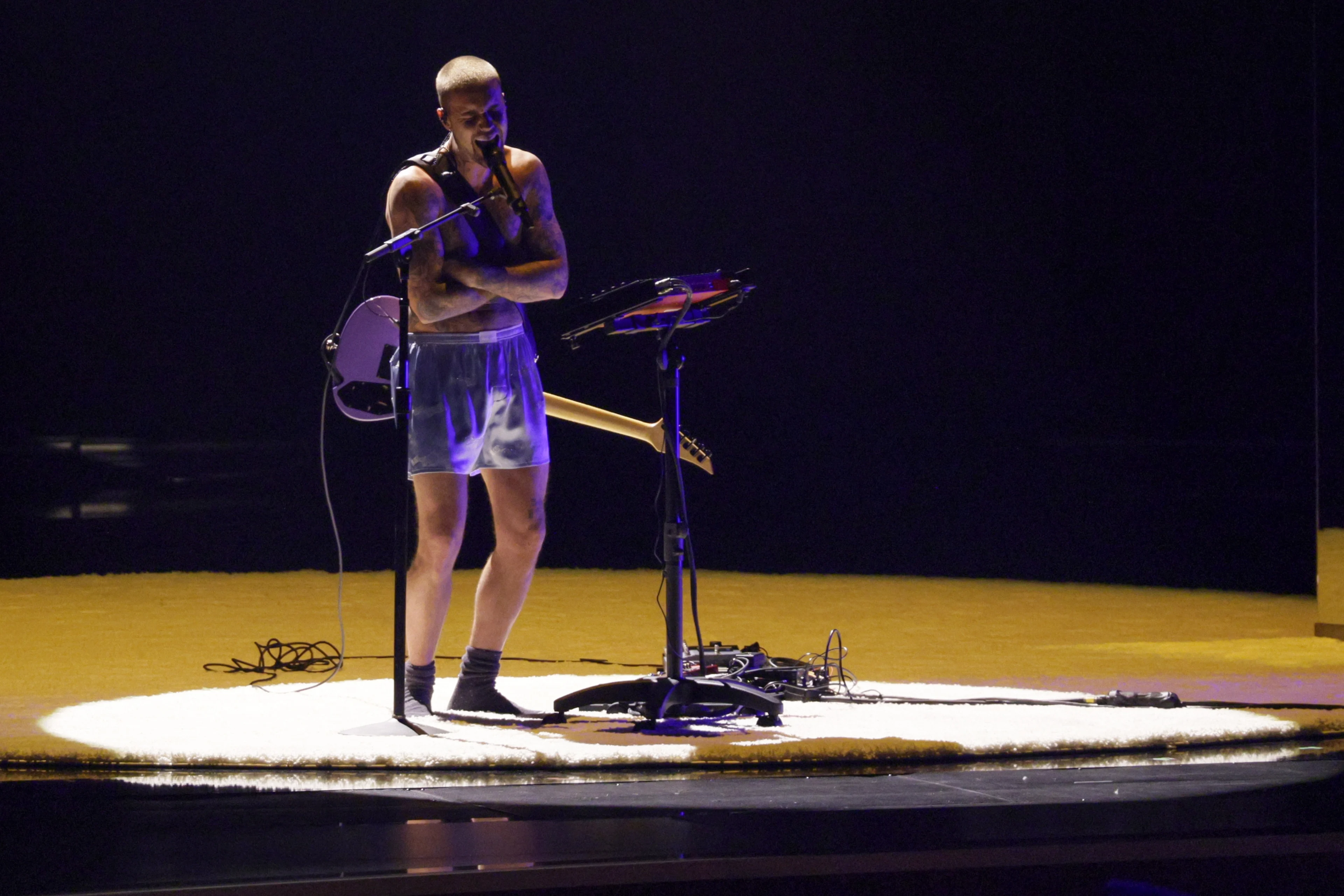 Zien: Justin Bieber zet opvallende tattoo van Hailey