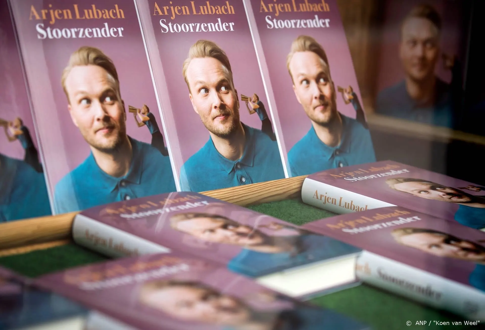 Boek Arjen Lubach op nummer 2 in bestsellerlijst