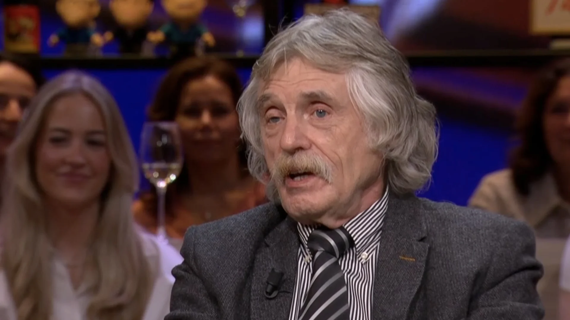 Wat vindt Johan Derksen van de filmpjes van LuckyTV in de uitzendingen van Vandaag Inside?