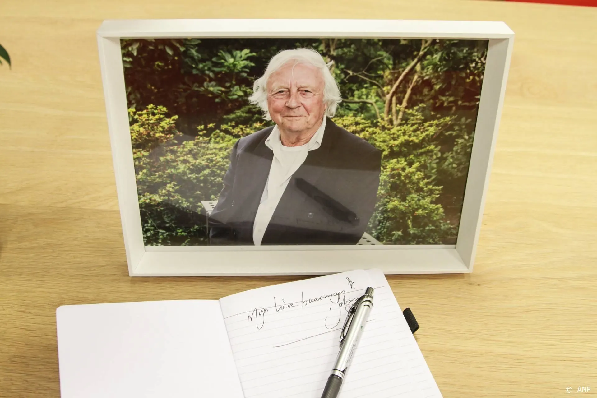 Aart Staartjes wordt vrijdag in besloten kring begraven