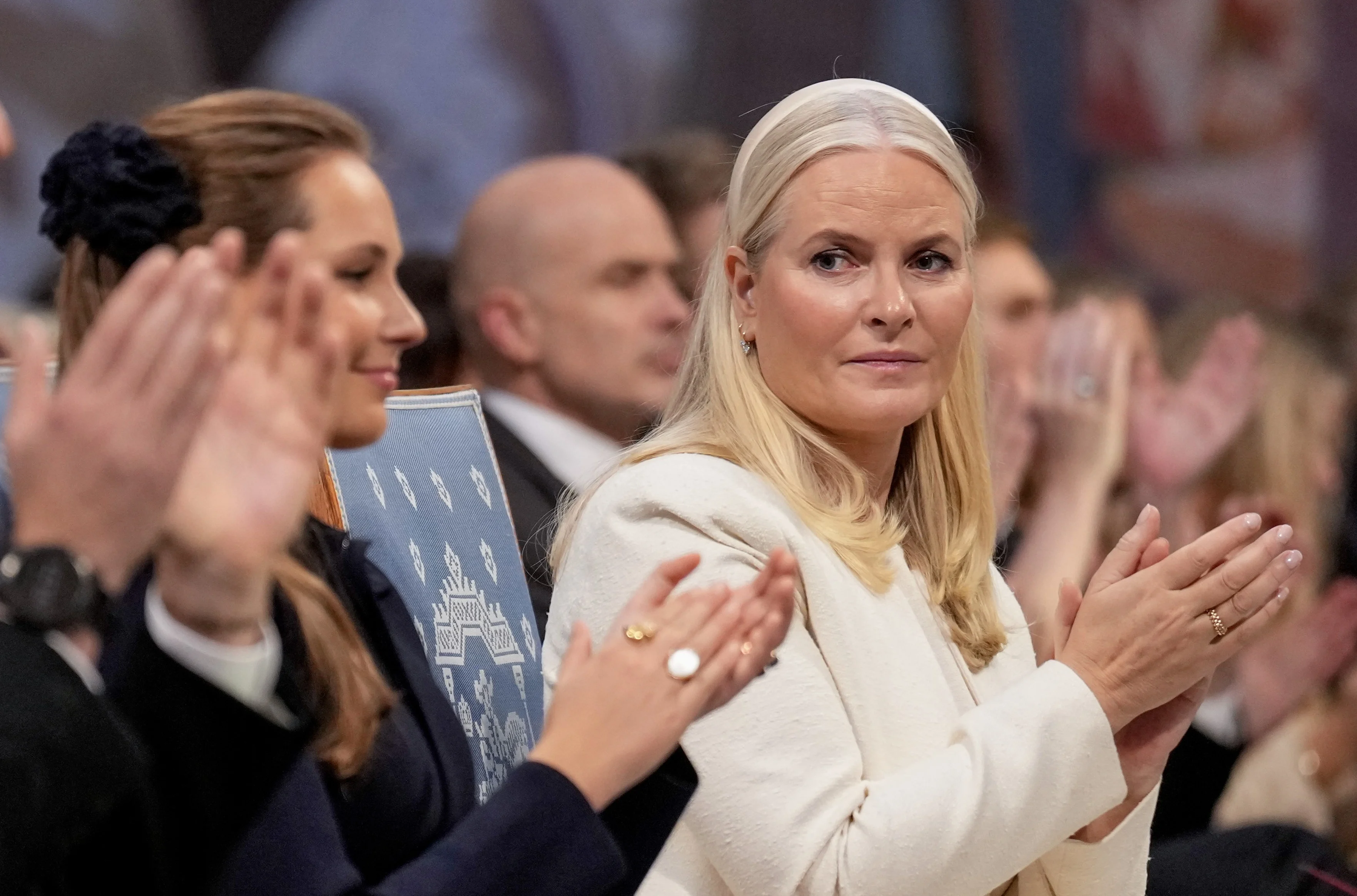 E-mails tussen kroonprinses Mette-Marit en Jeffrey Epstein opgedoken