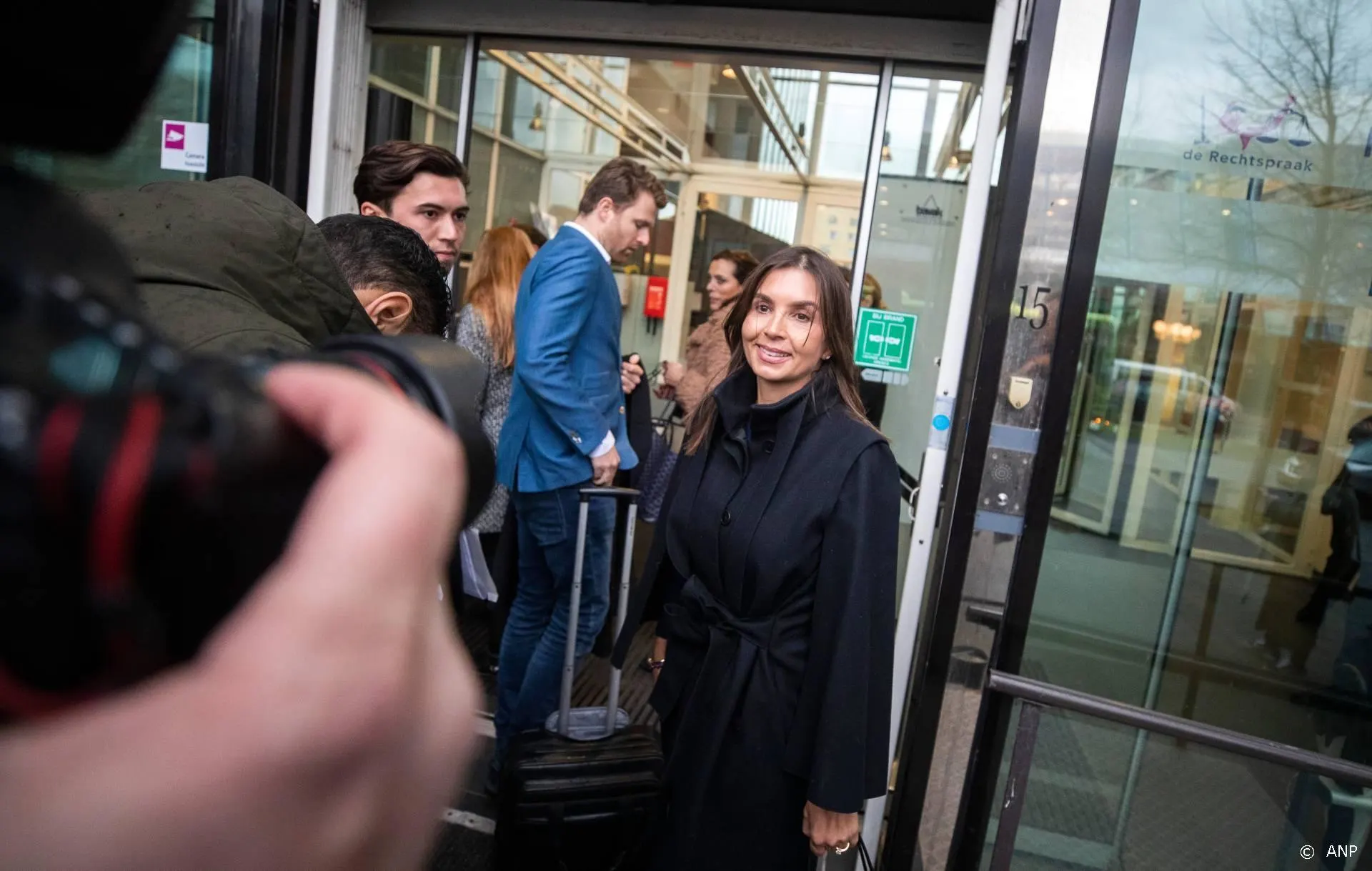 Rossana Kluivert beraadt zich op verdere stappen naar Opgelicht?!