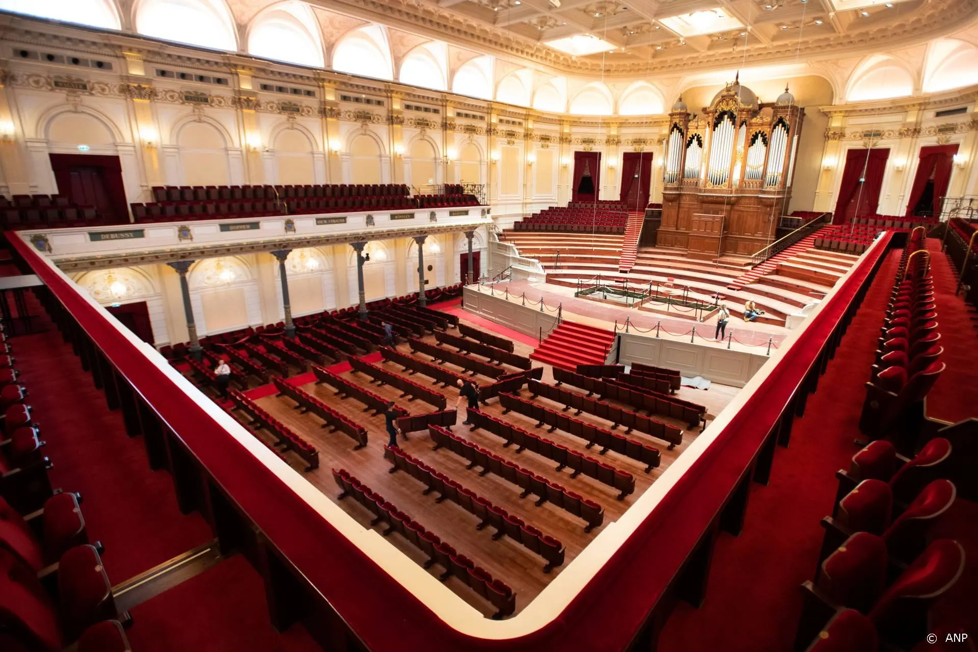 Blazers Ensemble trapt 2021 af in leeg Concertgebouw