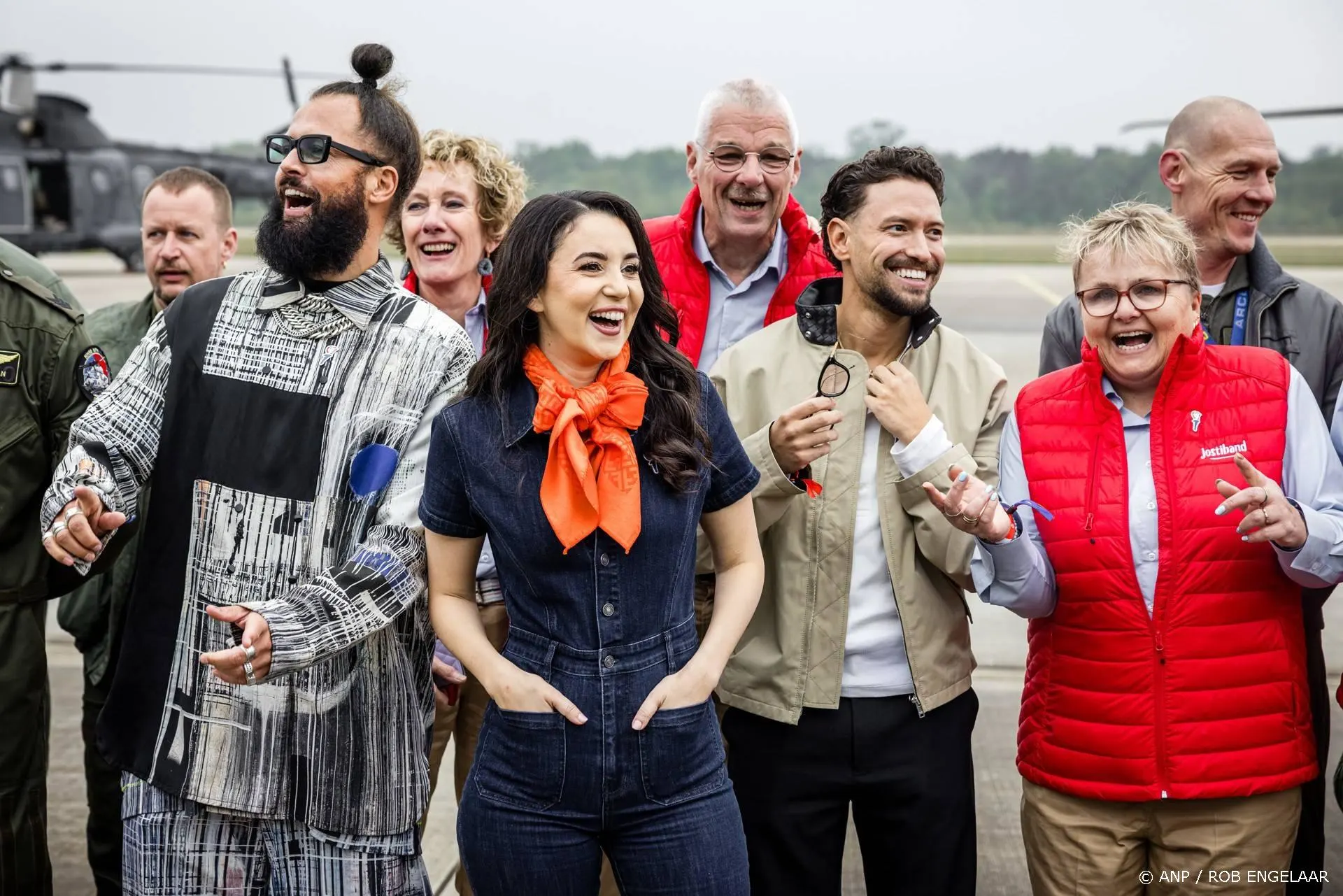 La Fuente, Rolf Sanchez en De Jostiband per helikopter naar Bevrijdingsfestivals