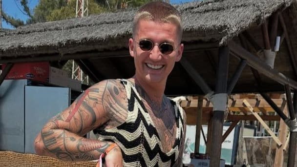 Zó lost Mart Hoogkamer zijn kledingcrisis op