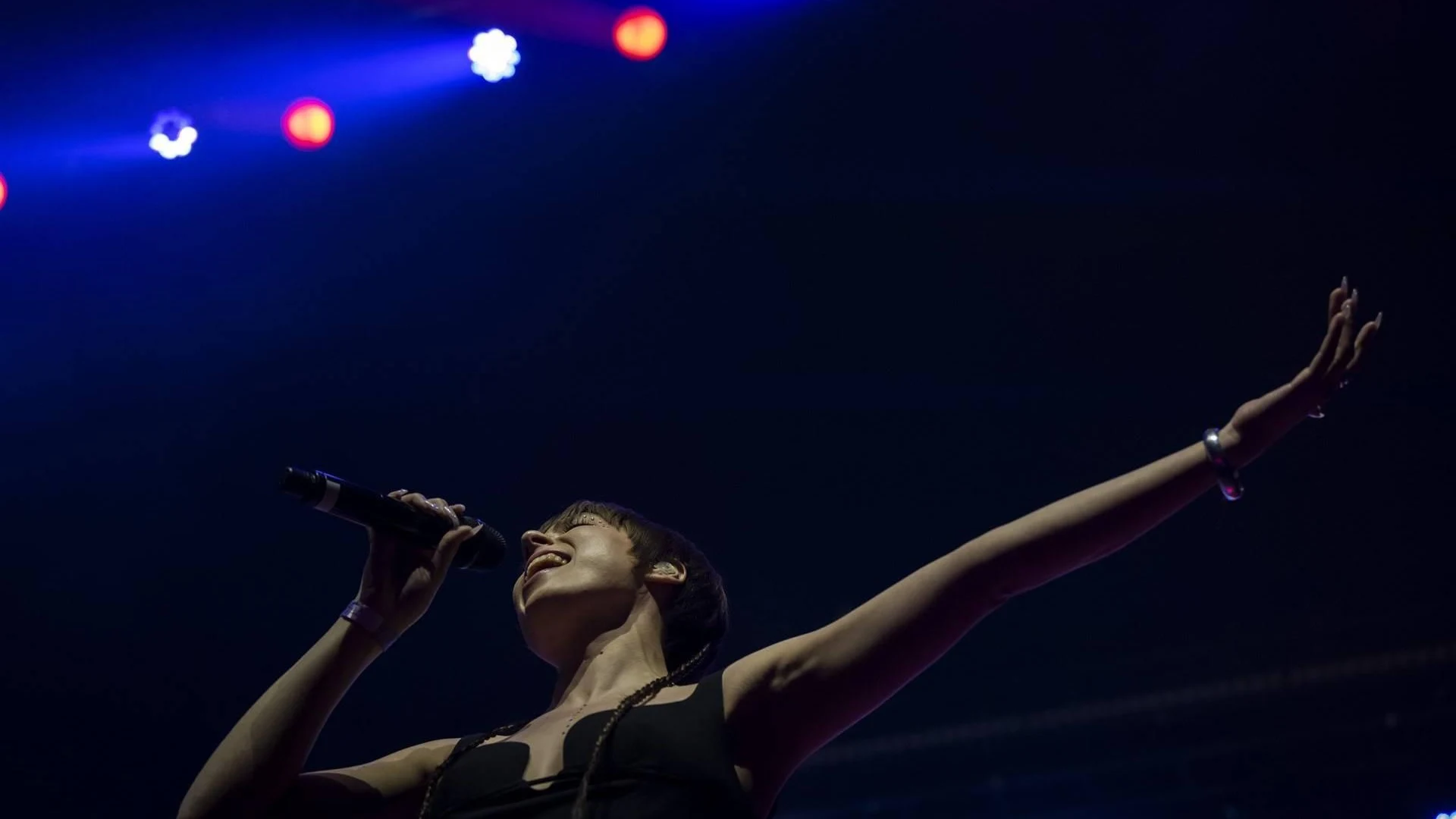 Mia Nicolai gaat 'heel leuk feestje maken' van show in Amsterdam