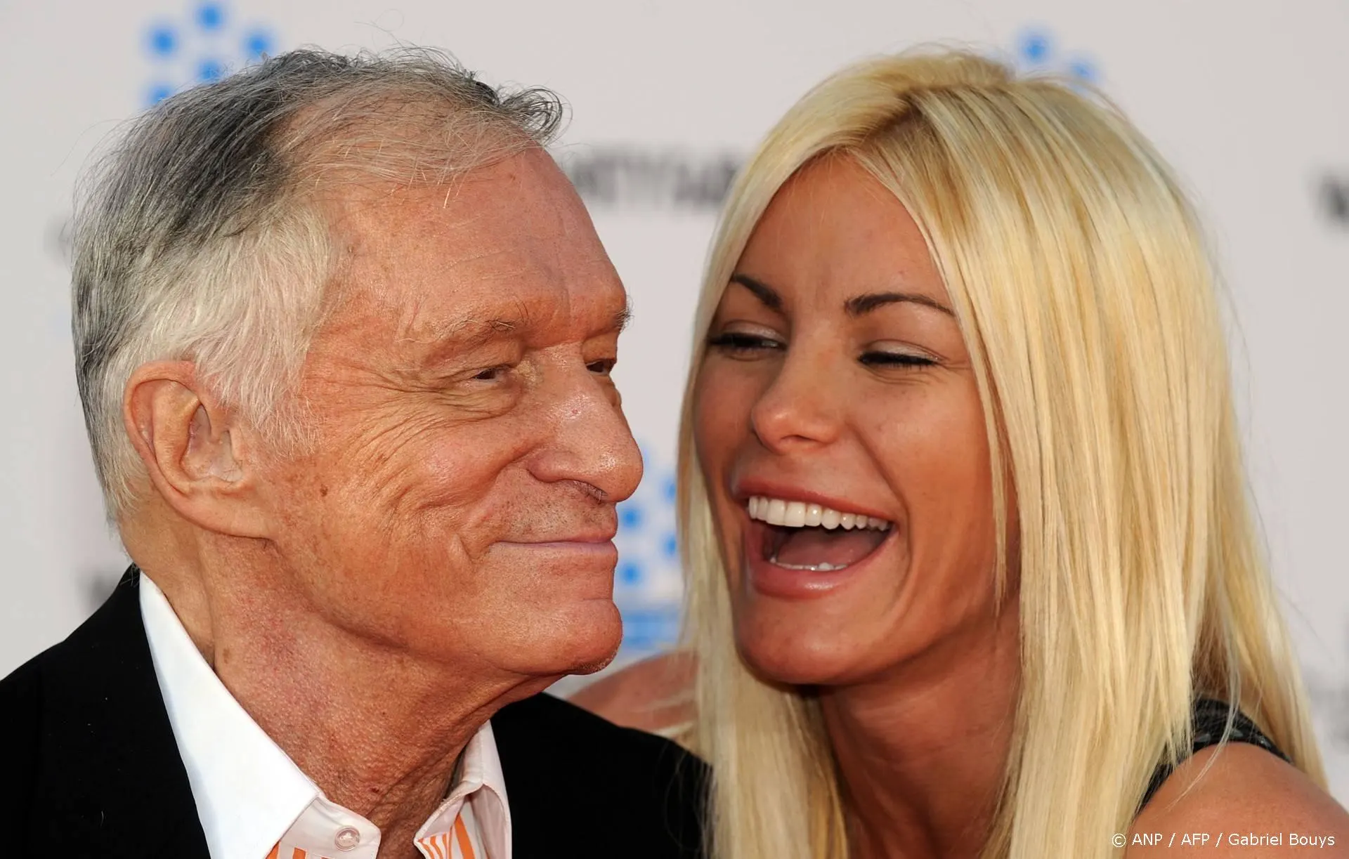 Weduwe van Playboy-oprichter stapt opnieuw in het huwelijksbootje