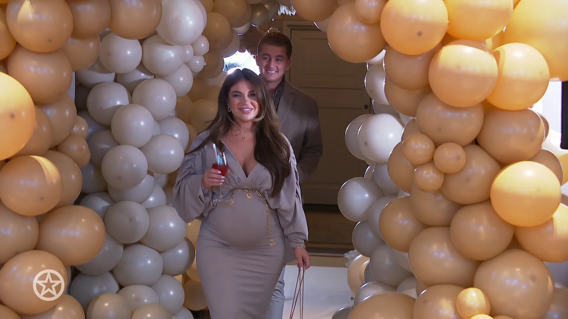 Vriendin Mart Hoogkamer over twee weken uitgerekend