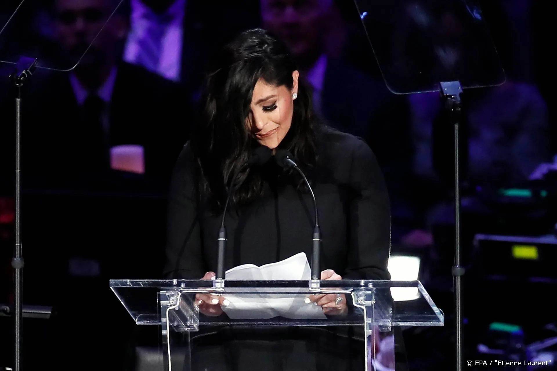 Vanessa Bryant eert Kobe op 42e verjaardag