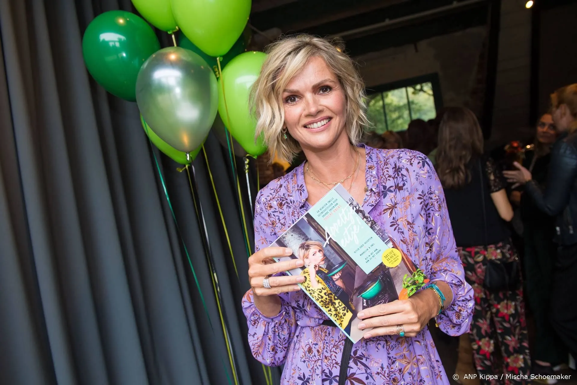 Tooske Ragas en Sterre Koning als discipelen in The Passion 2021