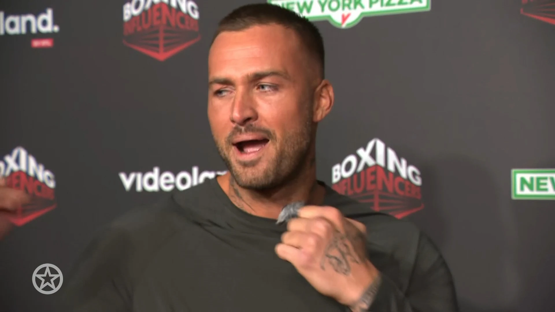 Rode loper Boxing Influencers