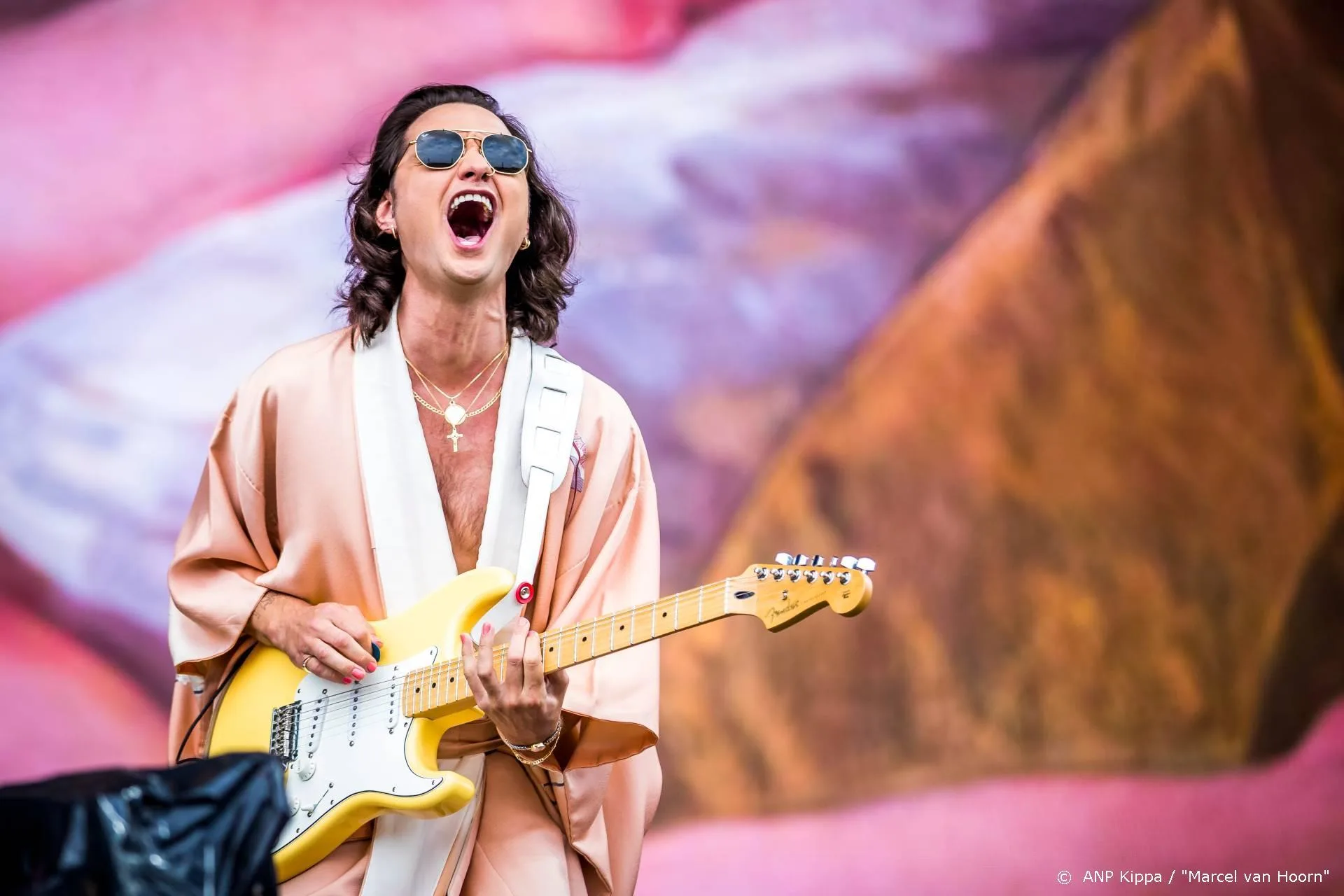 Jett Rebel vraagt verzoeknummers via de post voor solotournee